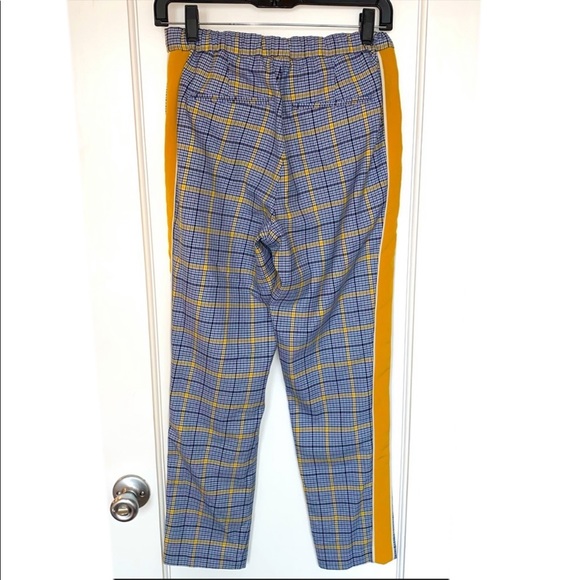Closed Plaid Joggers - Picture 3 of 6